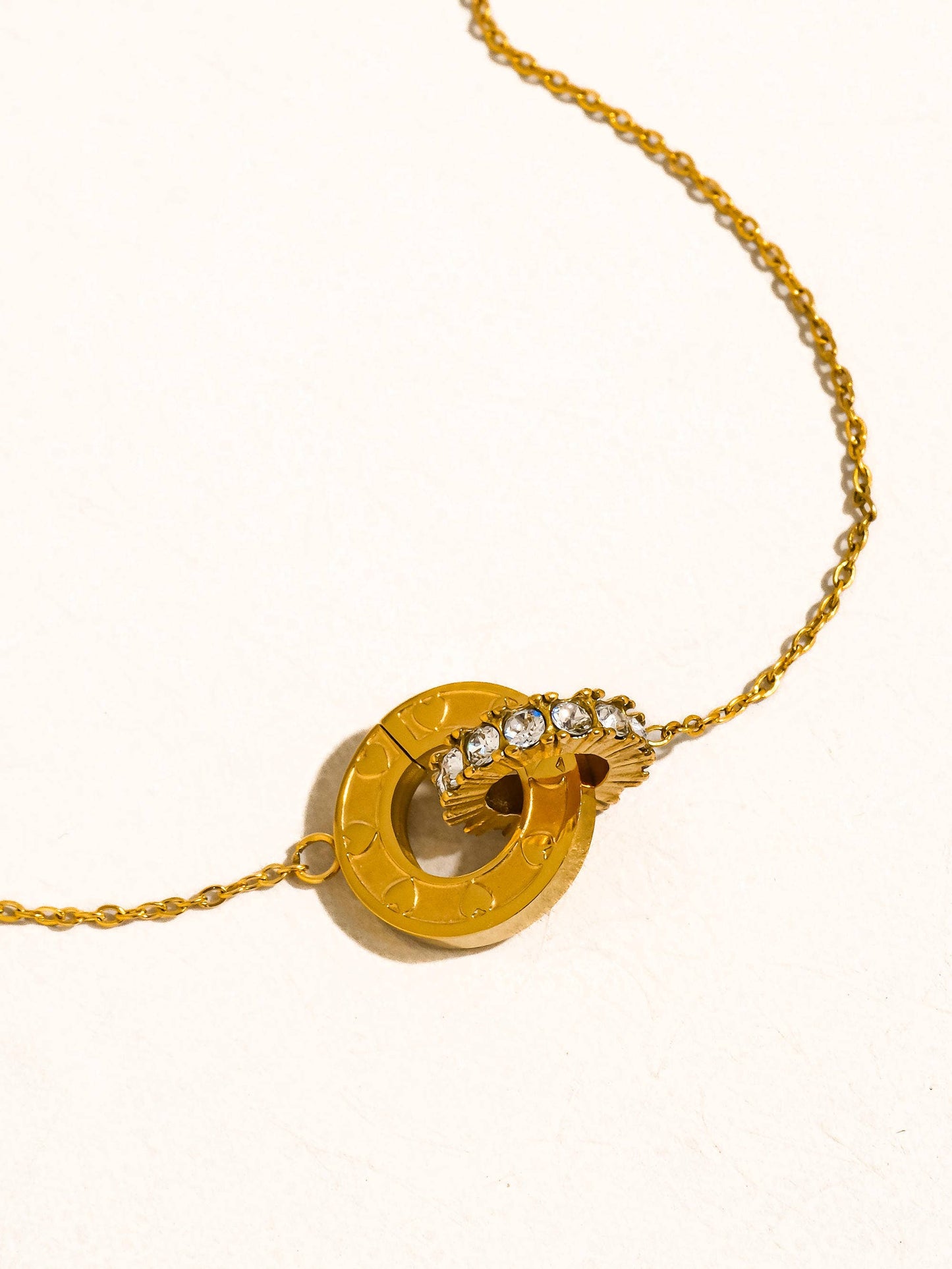 Circle Pendant Necklace