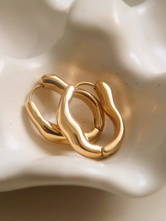 Wavy Hoops